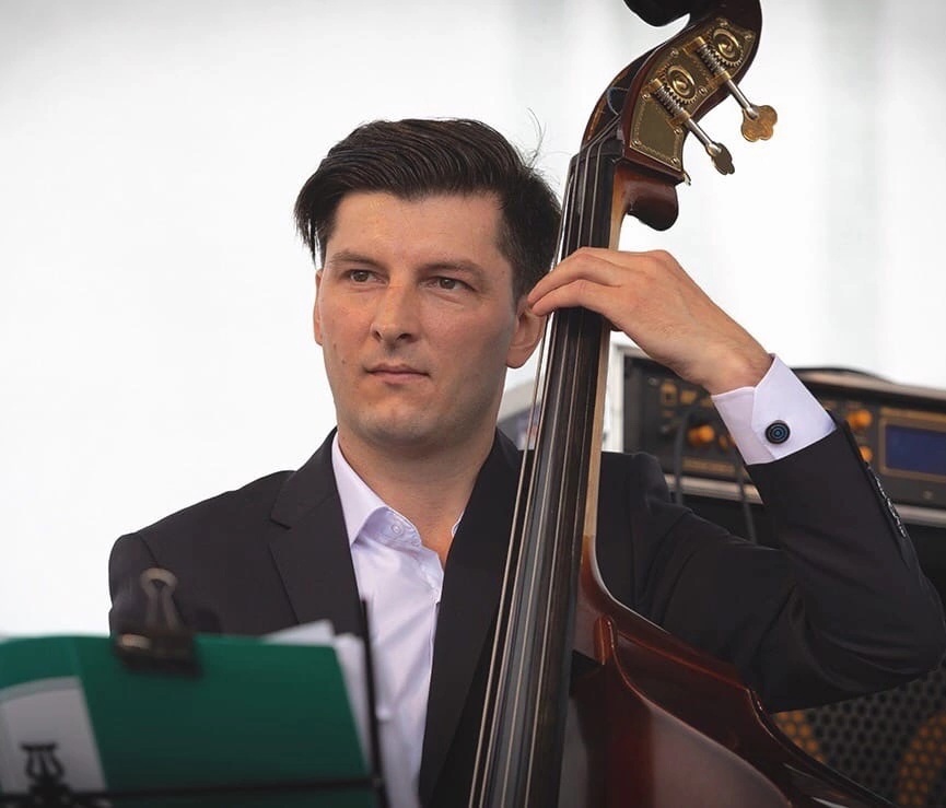 Композитор виртуозник исполнитель. Виртуозный певец. Виртуозные исполнители. Александр рудин виолончелист. Солист скрипка.